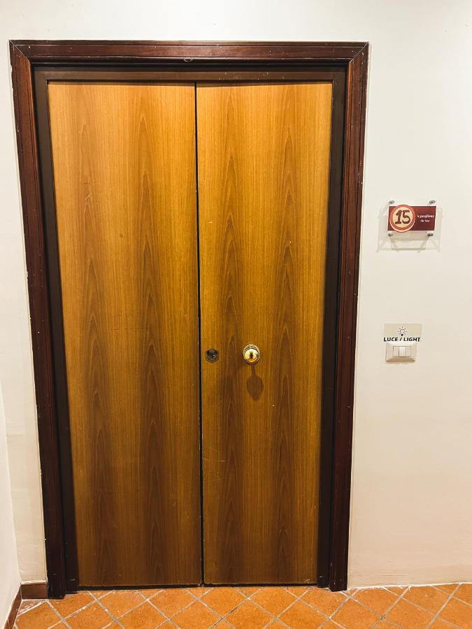 Terno Su Napoli Apartments Bagian luar foto